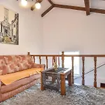 Three-bedroom In Dom wakacyjny *