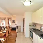 Dom wakacyjny Three-bedroom In Dicmo
