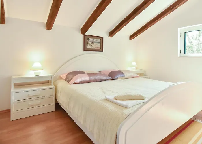 Three-bedroom In * Dicmo
